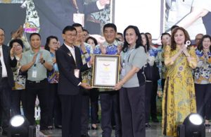 Rekor MURI Bertajuk “Little Hands Big Joy,” Ketua TP – PKK Sulut, Istri Tercinta Gubernur YSK: Apresiasi Untuk Seluruh Anak Sulawesi Utara Berani Tunjukan Iman Melalui Kreativitas